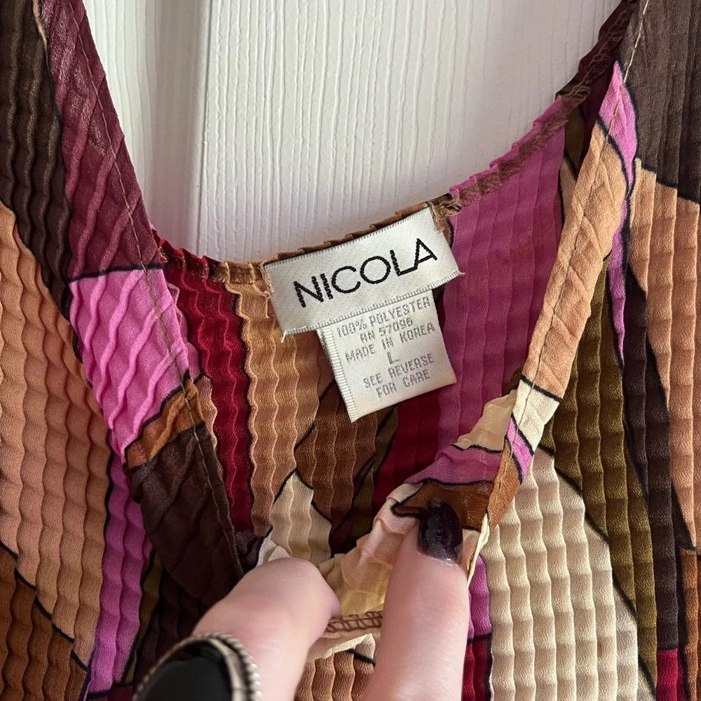 5/$25 Vintage NICOLA Purple and Brown Graphic Geometric Top Pink Tan Cream - Picture 4 of 6